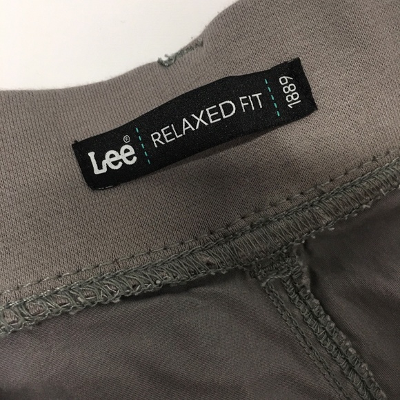 Gray Lee relaxed fit cropped pants size 12 medium - Picture 3 of 8